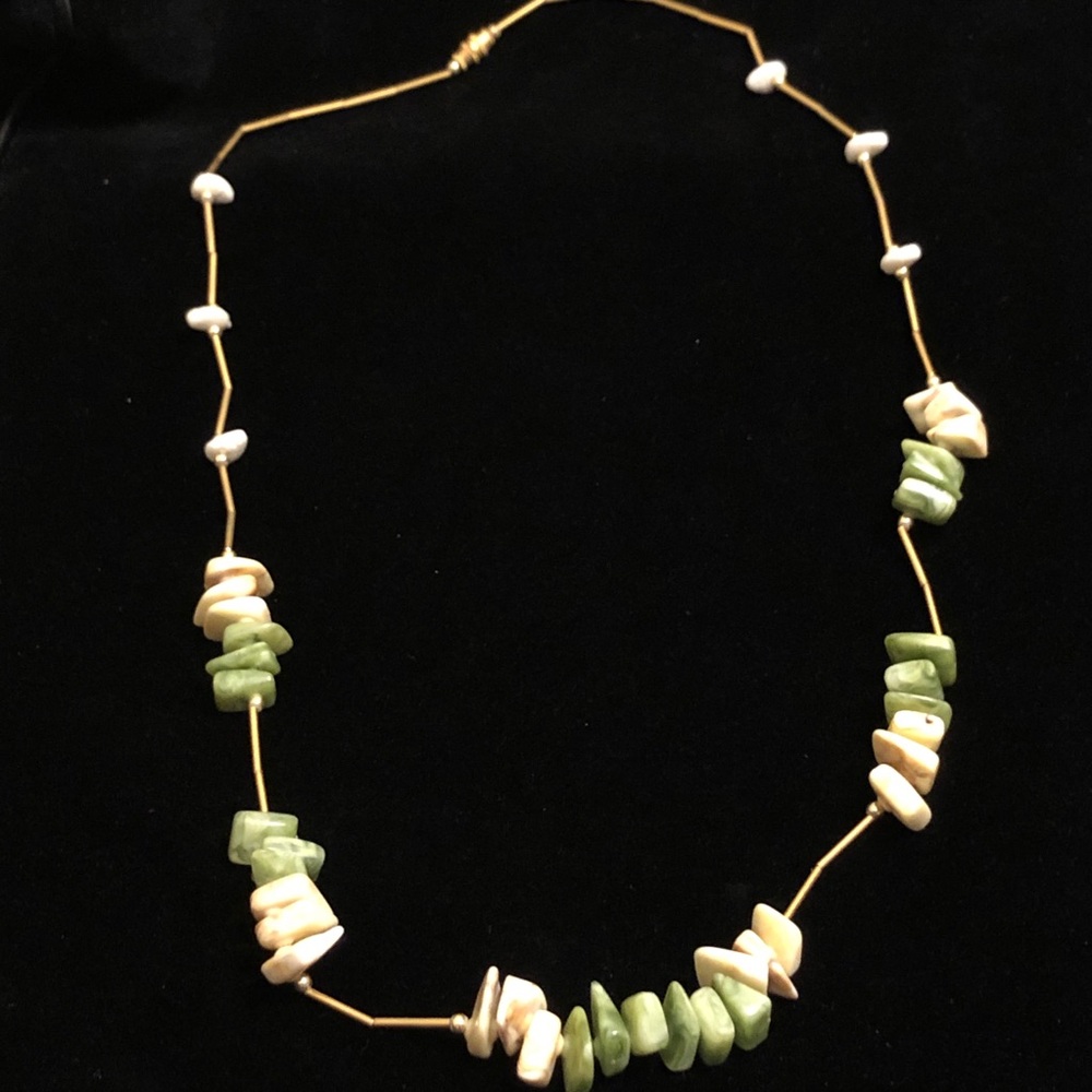 Lightweight Green and Cream Faux Gemstone Beaded Necklace